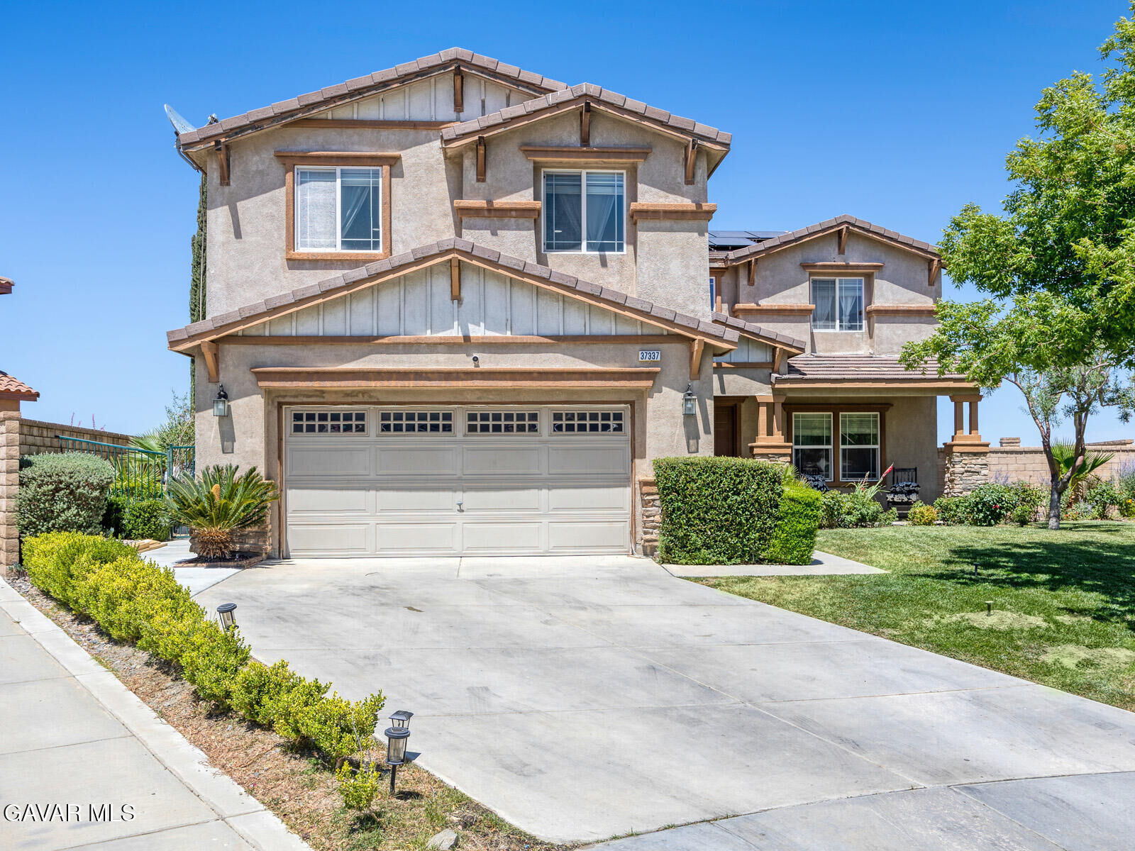 Property Photo:  37337 Verbena Court  CA 93551 