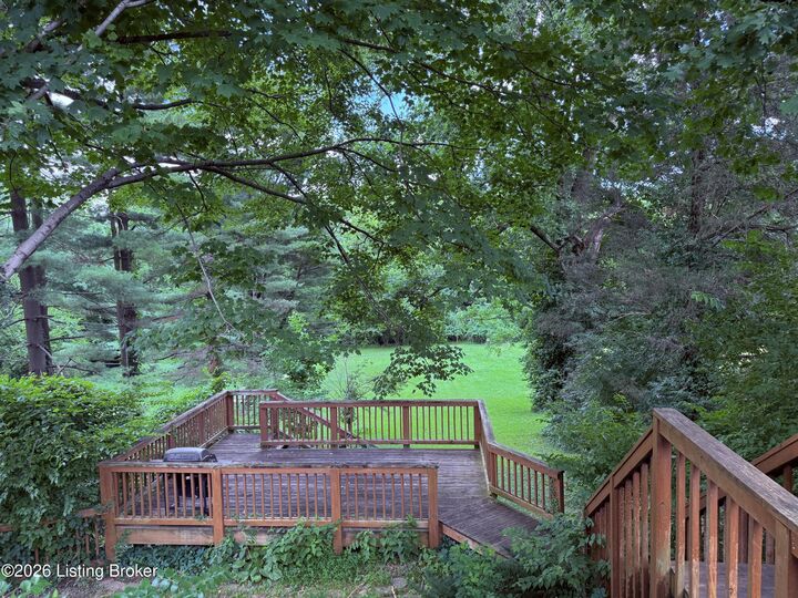 Property Photo:  615 Rymer Way  KY 40223 