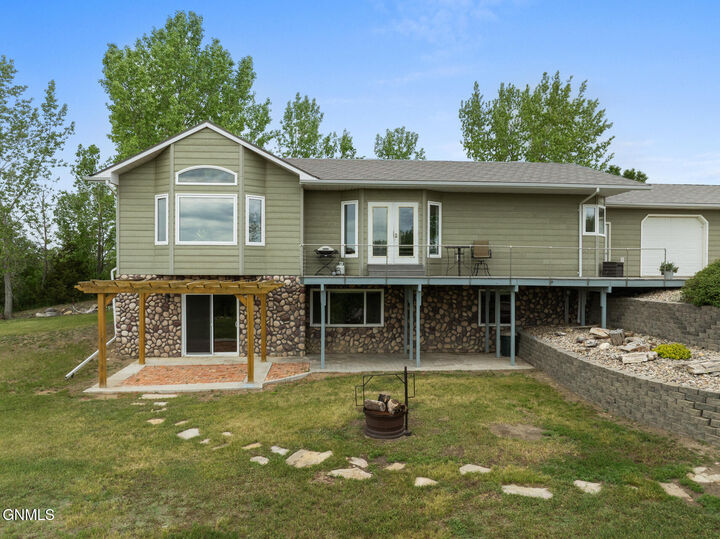 Property Photo:  1343 41C Avenue NW  ND 58540 