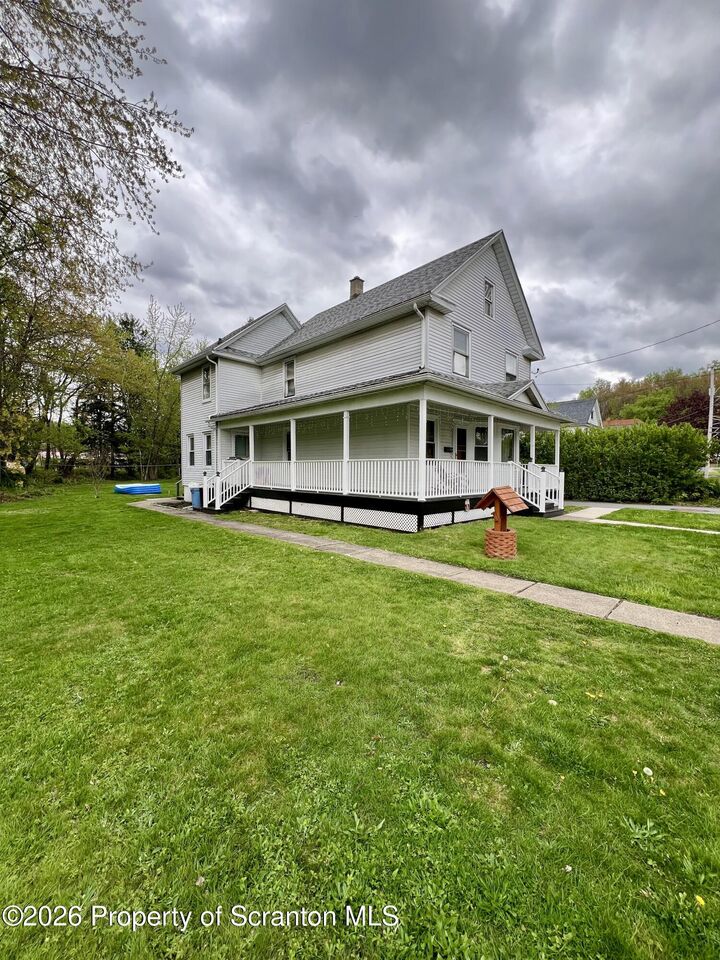 Property Photo: 991 Constitution Avenue PA 18434