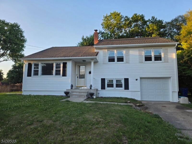 Property Photo: 4 Kelly Ct NJ 08060