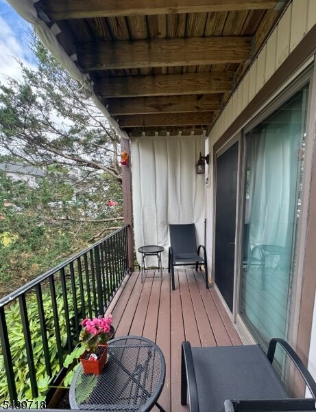 Property Photo: 17329 Aspen Ct NJ 07874