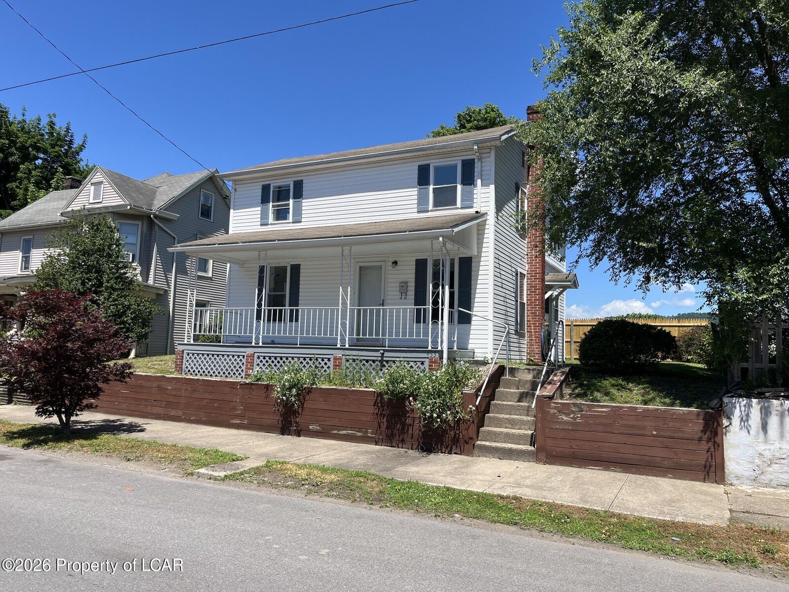 Property Photo: 433 E 6th Street PA 18603