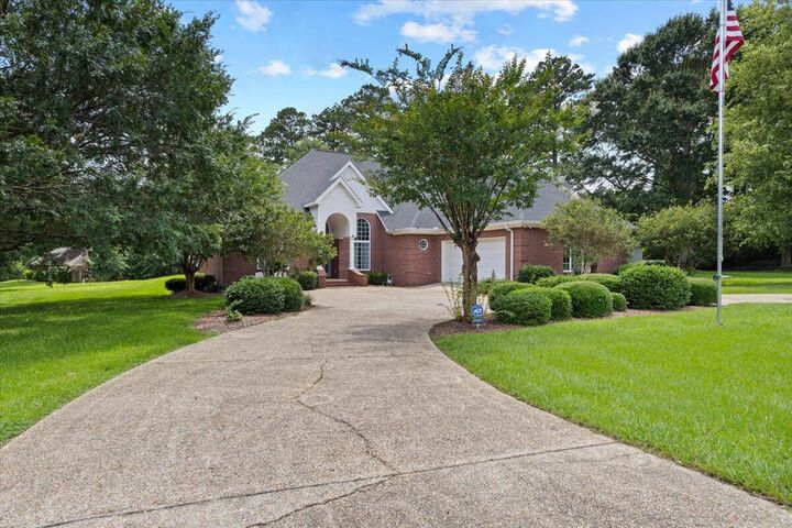 Property Photo: 11 Bentwood Ln. MS 39443