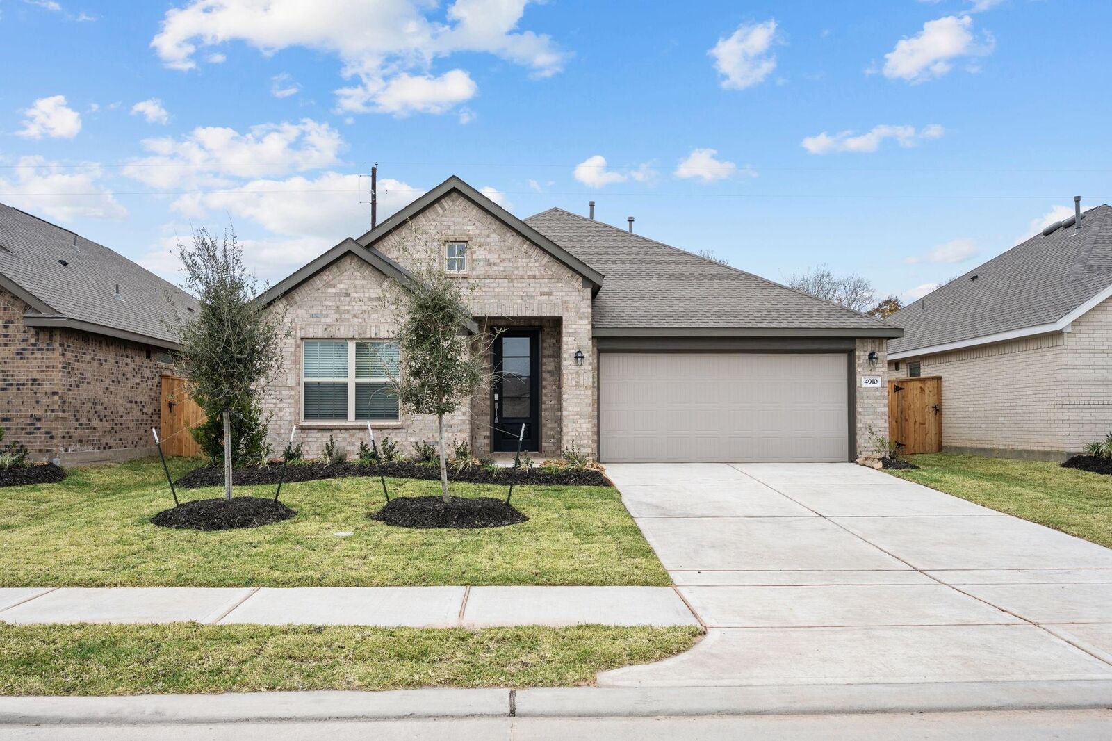 Property Photo: 4910 Penton Meadow Lane TX 77583