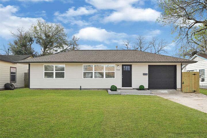 Property Photo: 1106 Pauline Avenue TX 77502