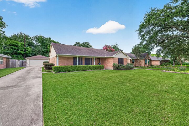 Property Photo: 5610 Belrose Drive TX 77035