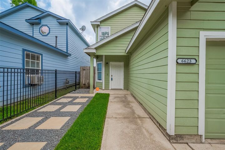 Property Photo: 6623 Arabella Street TX 77091