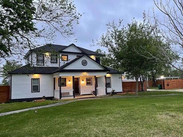 Property Photo: 7338 Fauna Street TX 77061