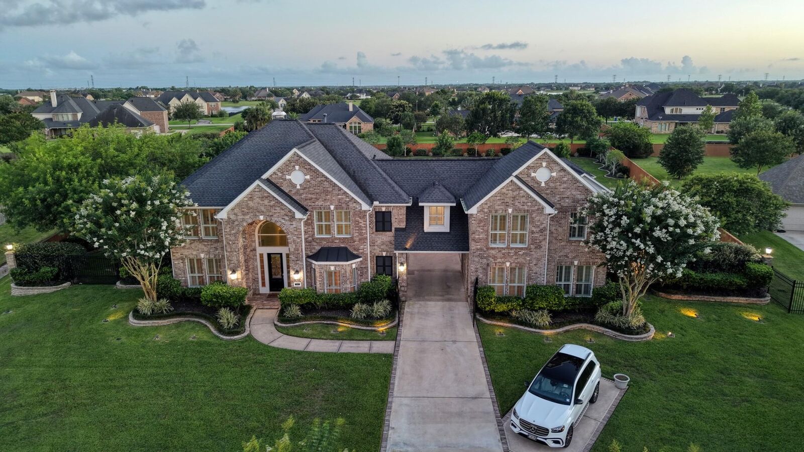 Property Photo:  3960 Pebble Brook Drive  TX 77573 