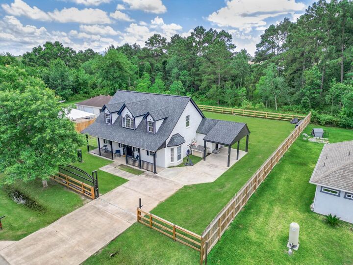 Property Photo: 203 Antelope Drive TX 77532