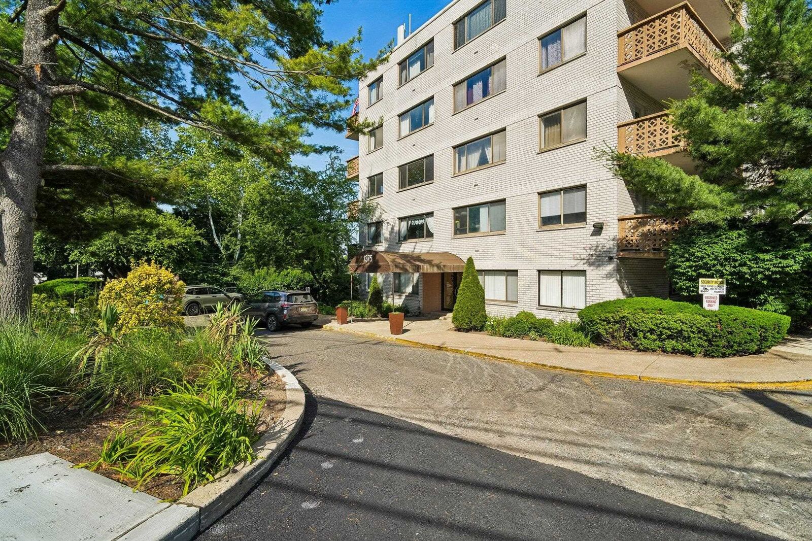 Property Photo: 1375 River Rd 1A NJ 07020