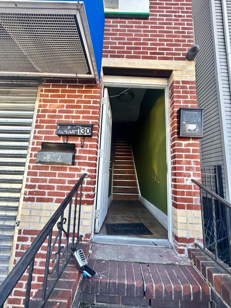 Property Photo:  130 Summer Ave 1B  NJ 07104-0000 