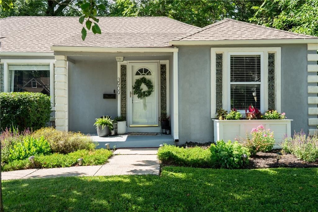 Property Photo:  3909 W 47th Street  KS 66205 