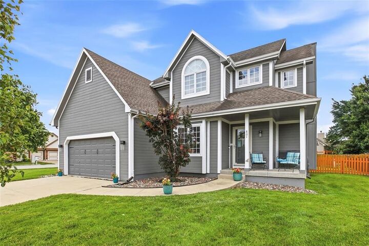 Property Photo: 801 SW 35th Street MO 64082