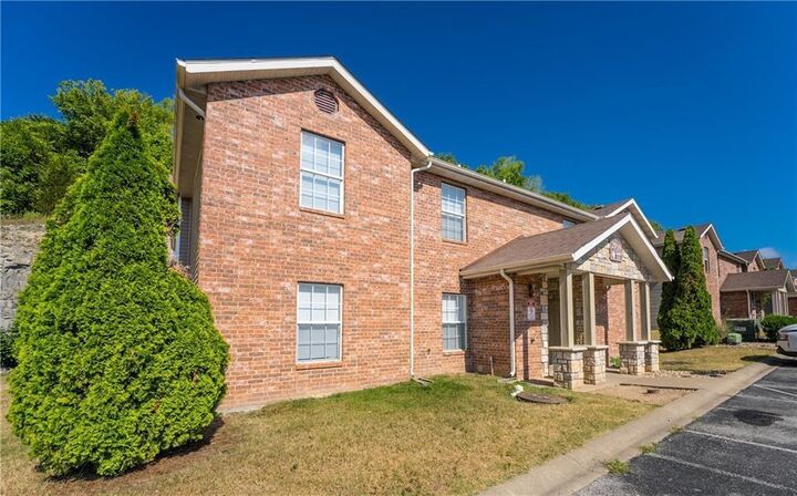 Property Photo: 2916 Vinyards Parkway 3 MO 65616