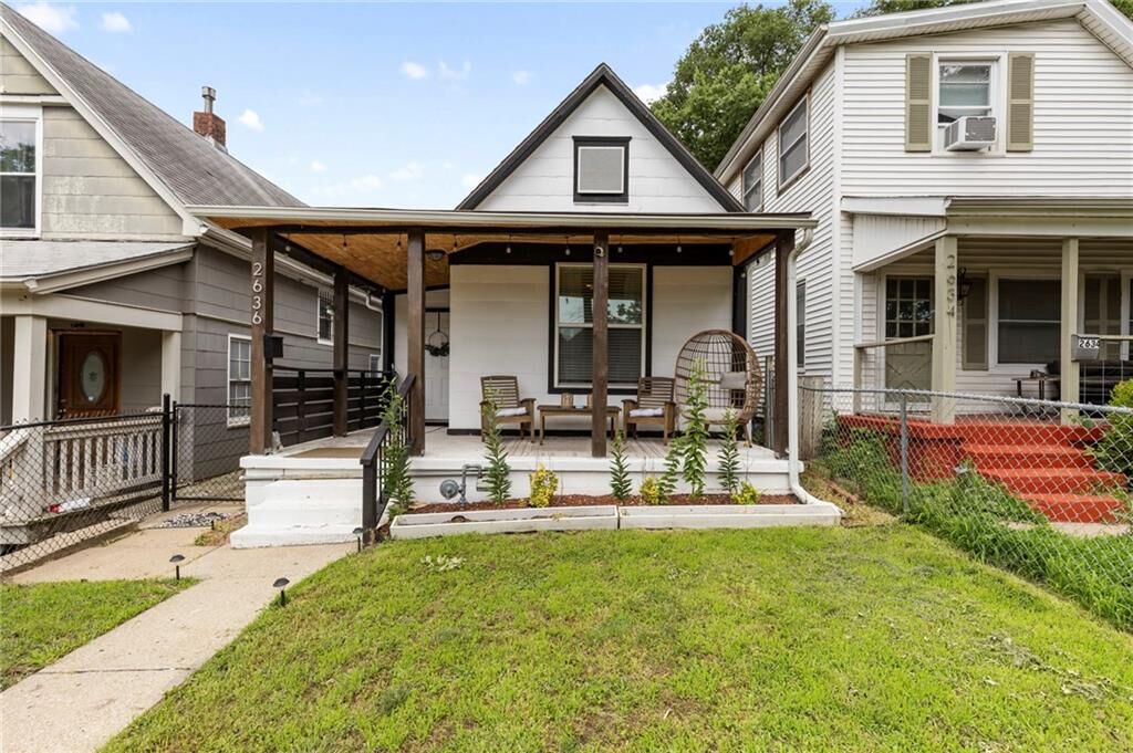 Property Photo: 2636 Madison Avenue MO 64108