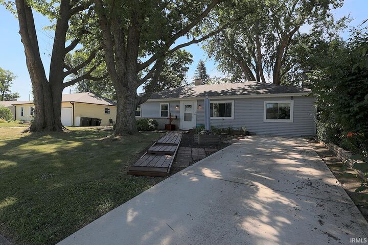 Property Photo: 1014 Buckingham Drive IN 46825-4510
