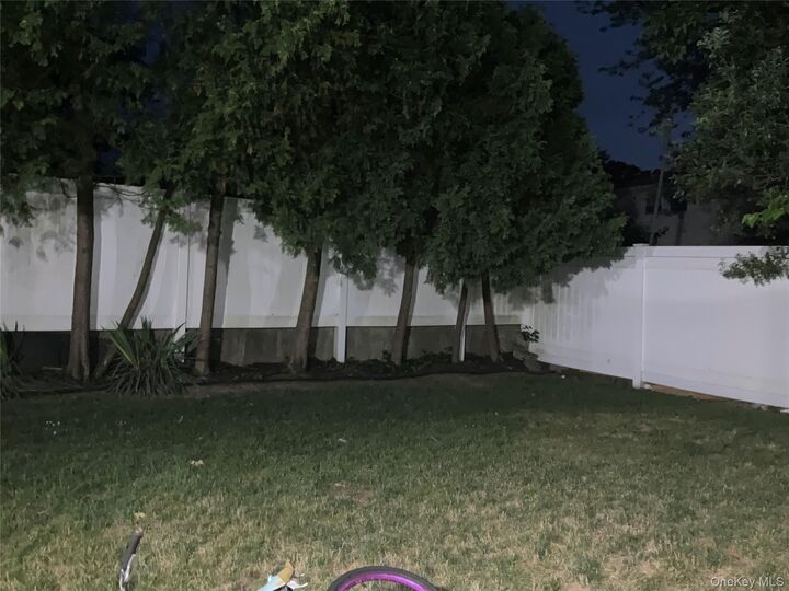 Property Photo: 198 Clermont Pl NY 10314