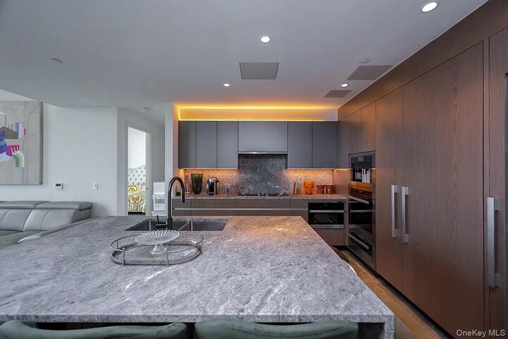 Property Photo:  133-36 37th Avenue Ph3b  NY 11354 