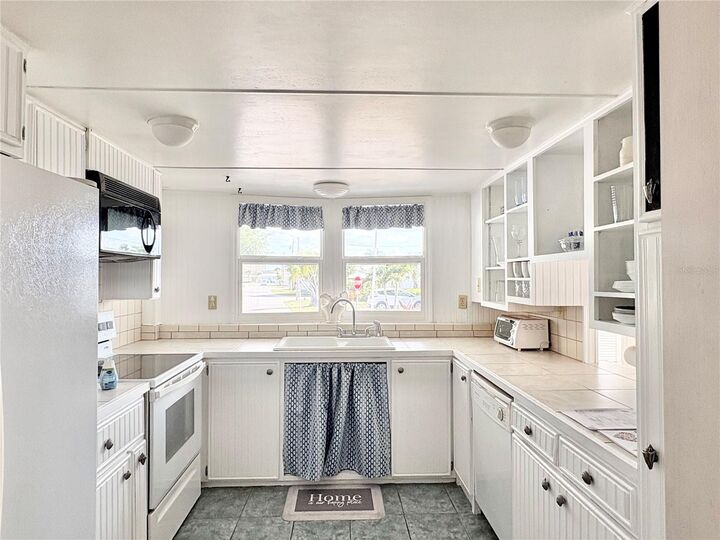 Property Photo: 603 S Green Circle FL 34285