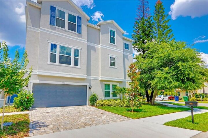 Property Photo: 3803 W Cleveland Street FL 33609