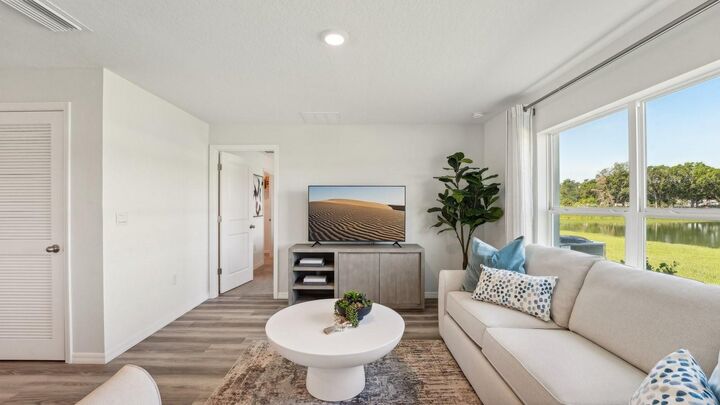 Property Photo: 1118 Wild Clover Way FL 33566