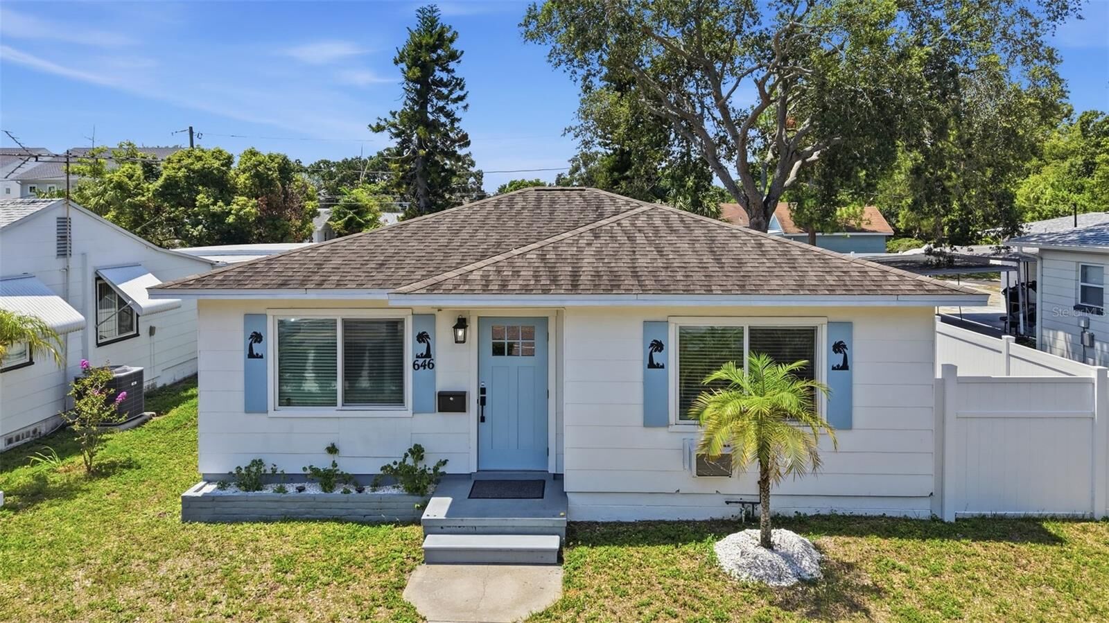 Property Photo: 646 38th Avenue N FL 33704