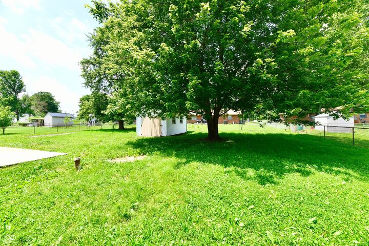 Property Photo:  1005 Cardinal Way  IN 46011 