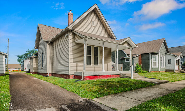 Property Photo: 634 Hutchins Avenue IN 47201
