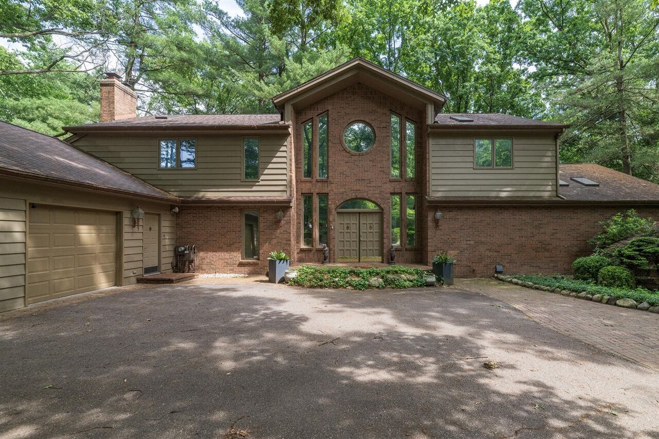 Property Photo: 7129 Lakeridge Place MI 49009-9758
