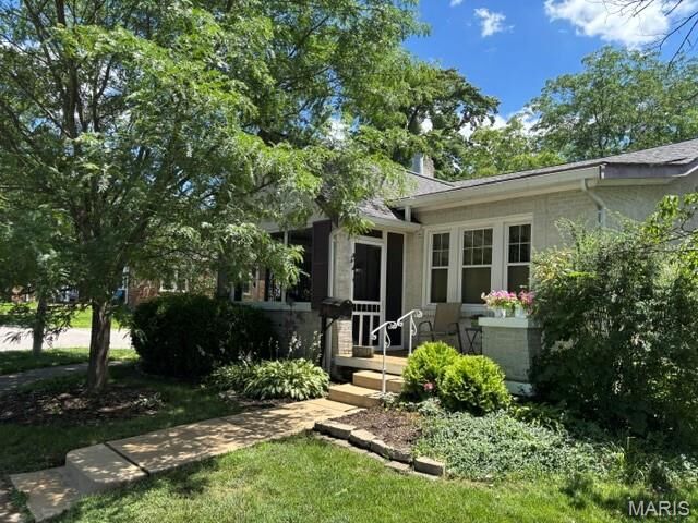 Property Photo:  524 Goethe Avenue  MO 63122 