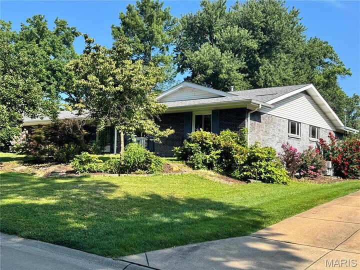 Property Photo: 113 High Valley Drive MO 63017