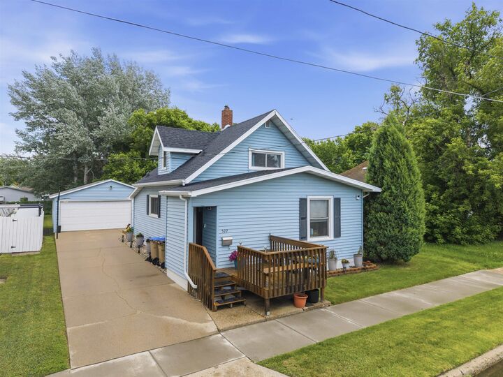 Property Photo: 522 6th St NE ND 58703
