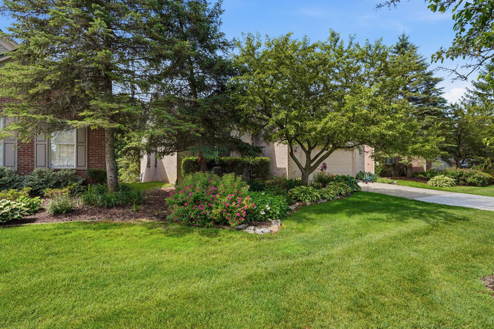 Property Photo: 51329 Northview MI 48170