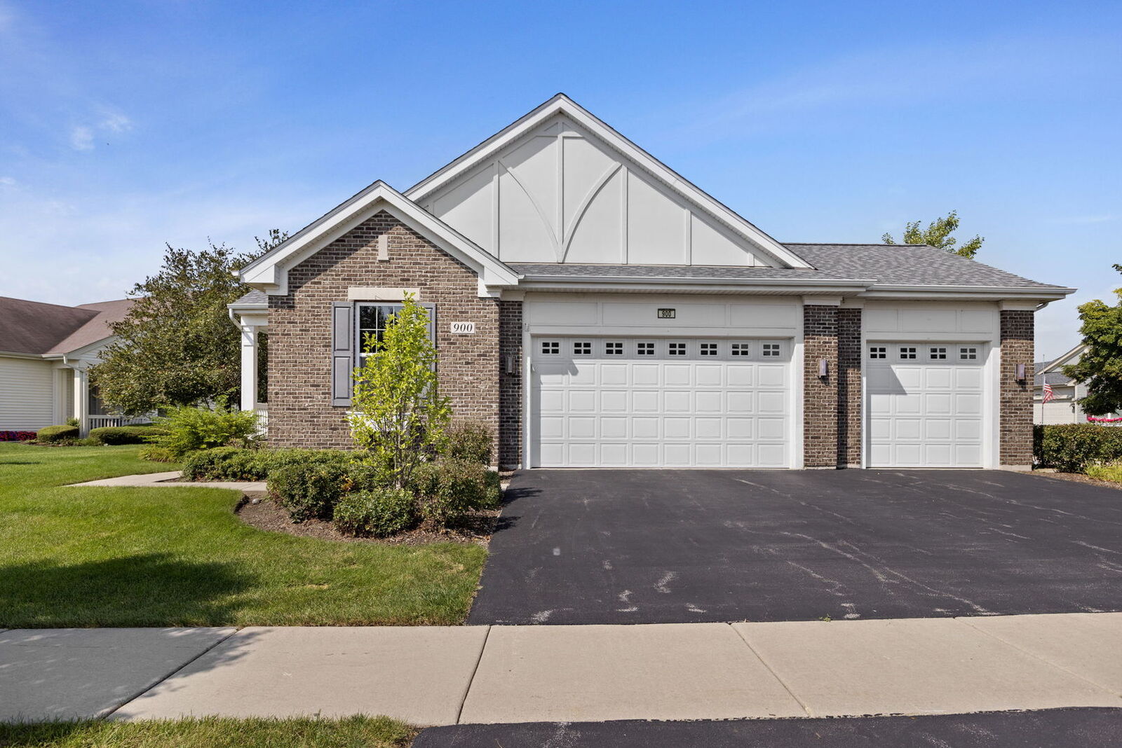 Property Photo:  900 Scottsdale Drive  IL 60140 