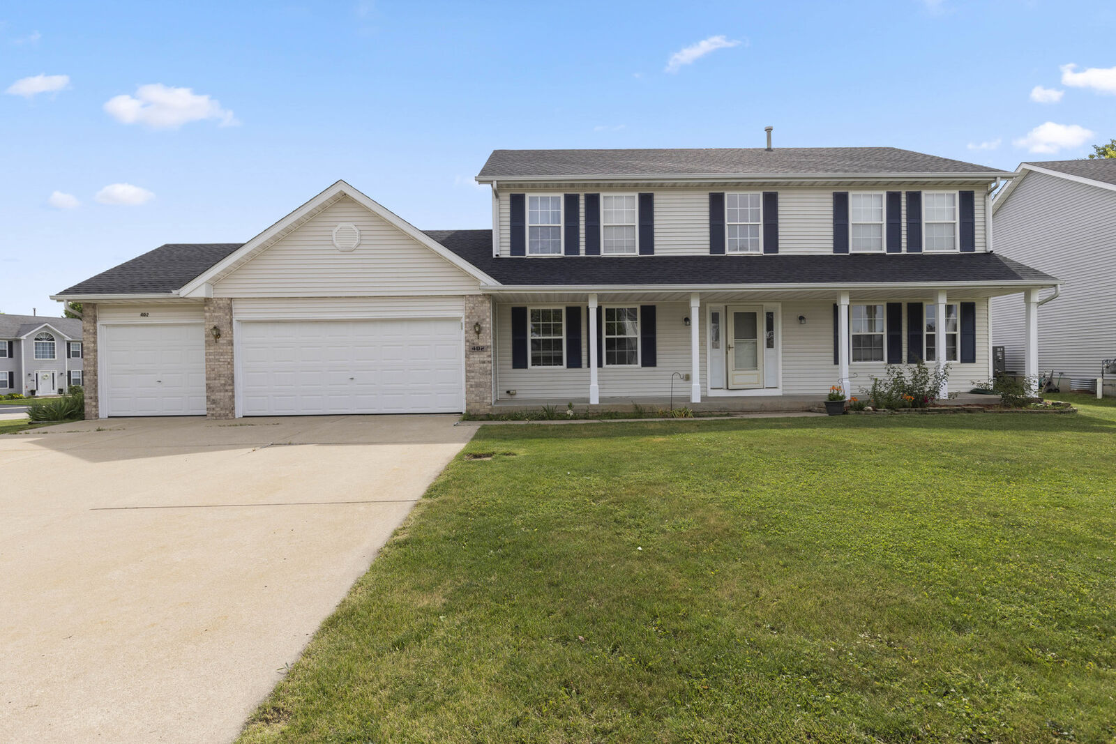Property Photo: 402 Scarlet Oak Drive IL 61065