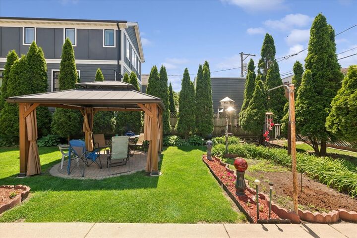 Property Photo:  4924 N Seeley Avenue  IL 60625 