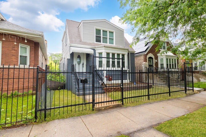 Property Photo:  7638 S Laflin Street  IL 60620 