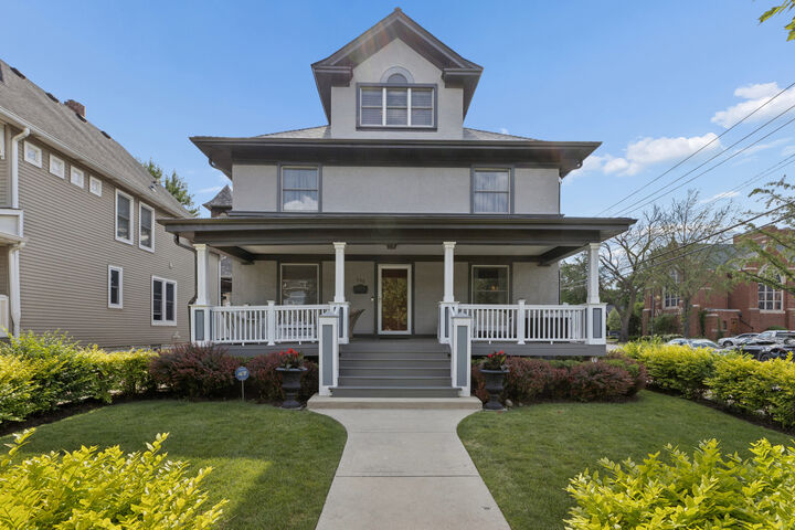 Property Photo: 132 N Catherine Street IL 60525