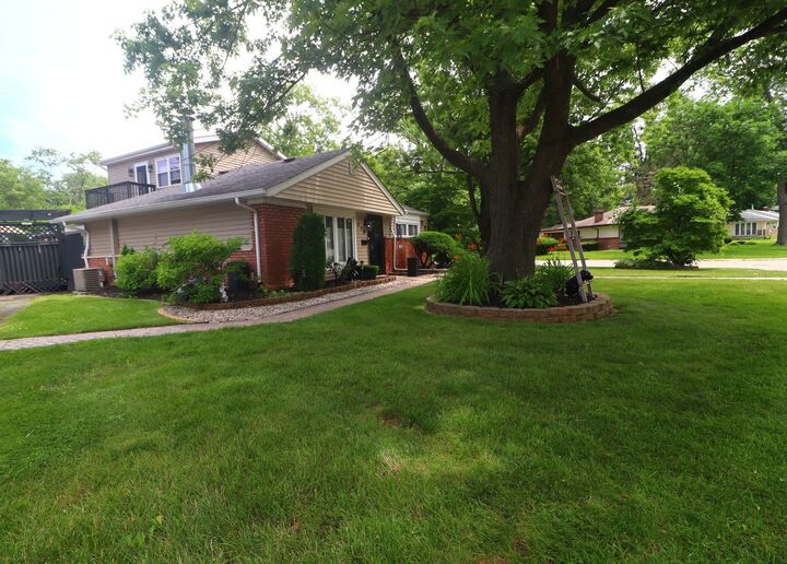 Property Photo: 338 Mohawk Street IL 60466
