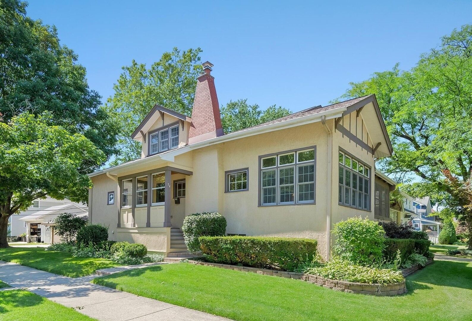 Property Photo: 54 Malden Avenue IL 60525