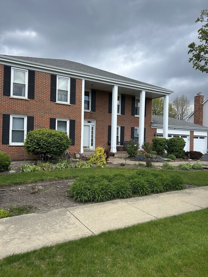 Property Photo:  690 Waterford Drive  IL 60016 