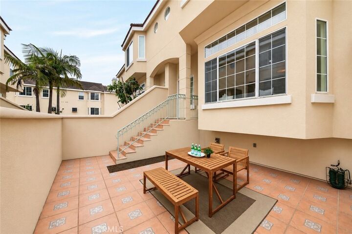 Property Photo:  2825 Plaza Del Amo 102  CA 90503 