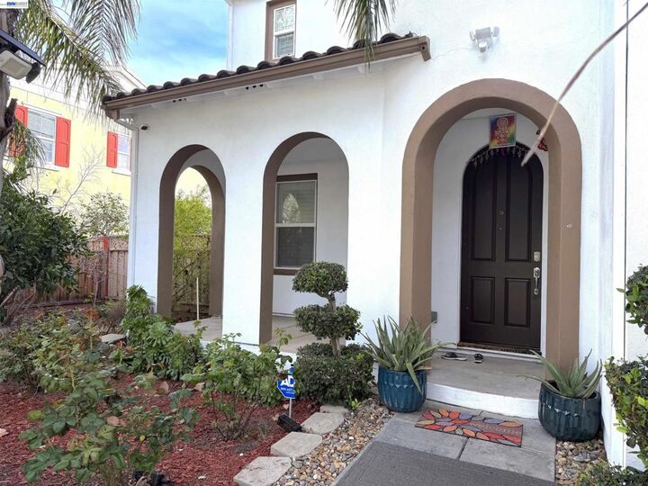 Property Photo: 726 S Escuela Dr CA 95391