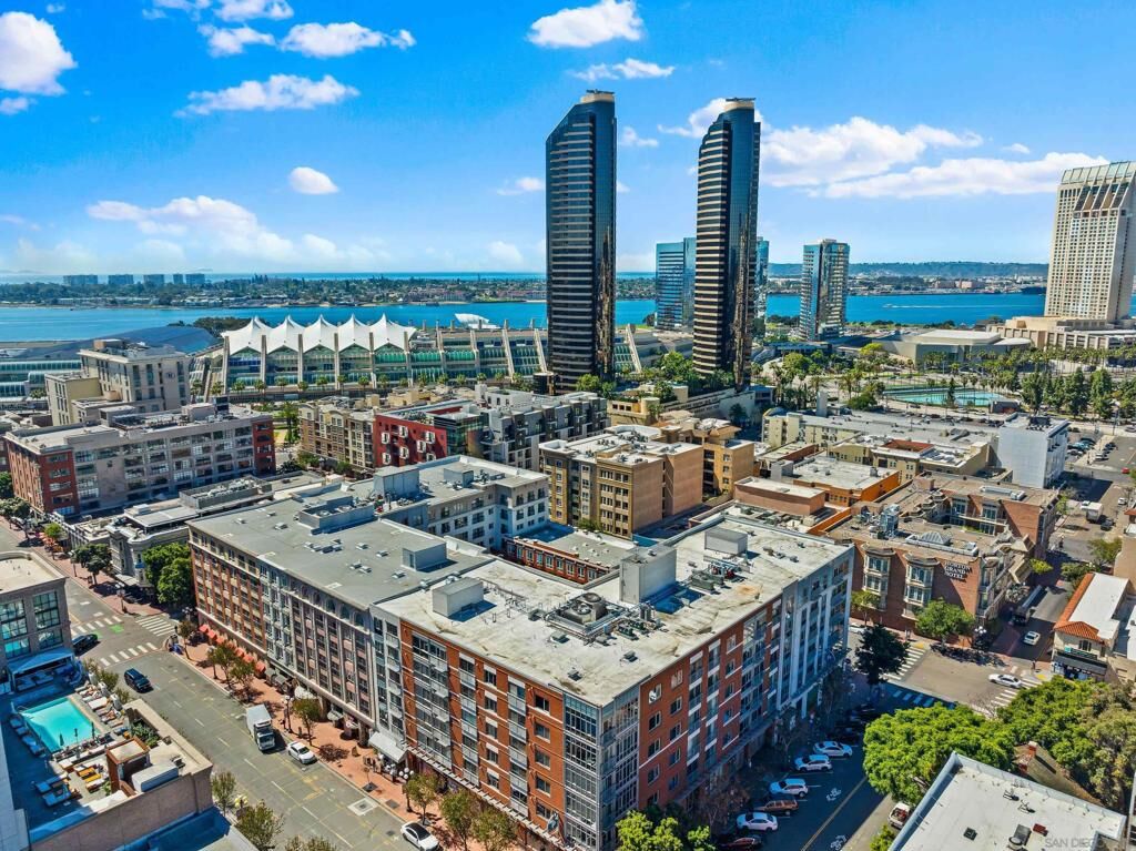 Property Photo:  450 J Street 3251  CA 92101 