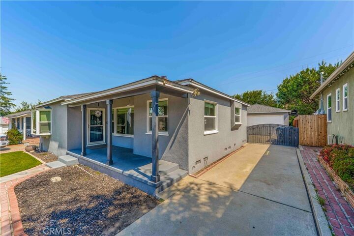 Property Photo:  11325 Howard Street  CA 90601 