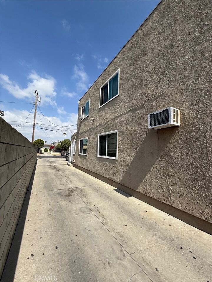 Property Photo:  6924 Gentry  CA 91605 