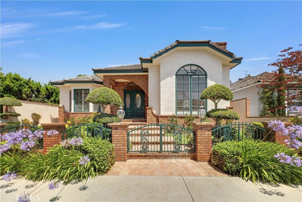 Property Photo:  236 Belmont  CA 90803 