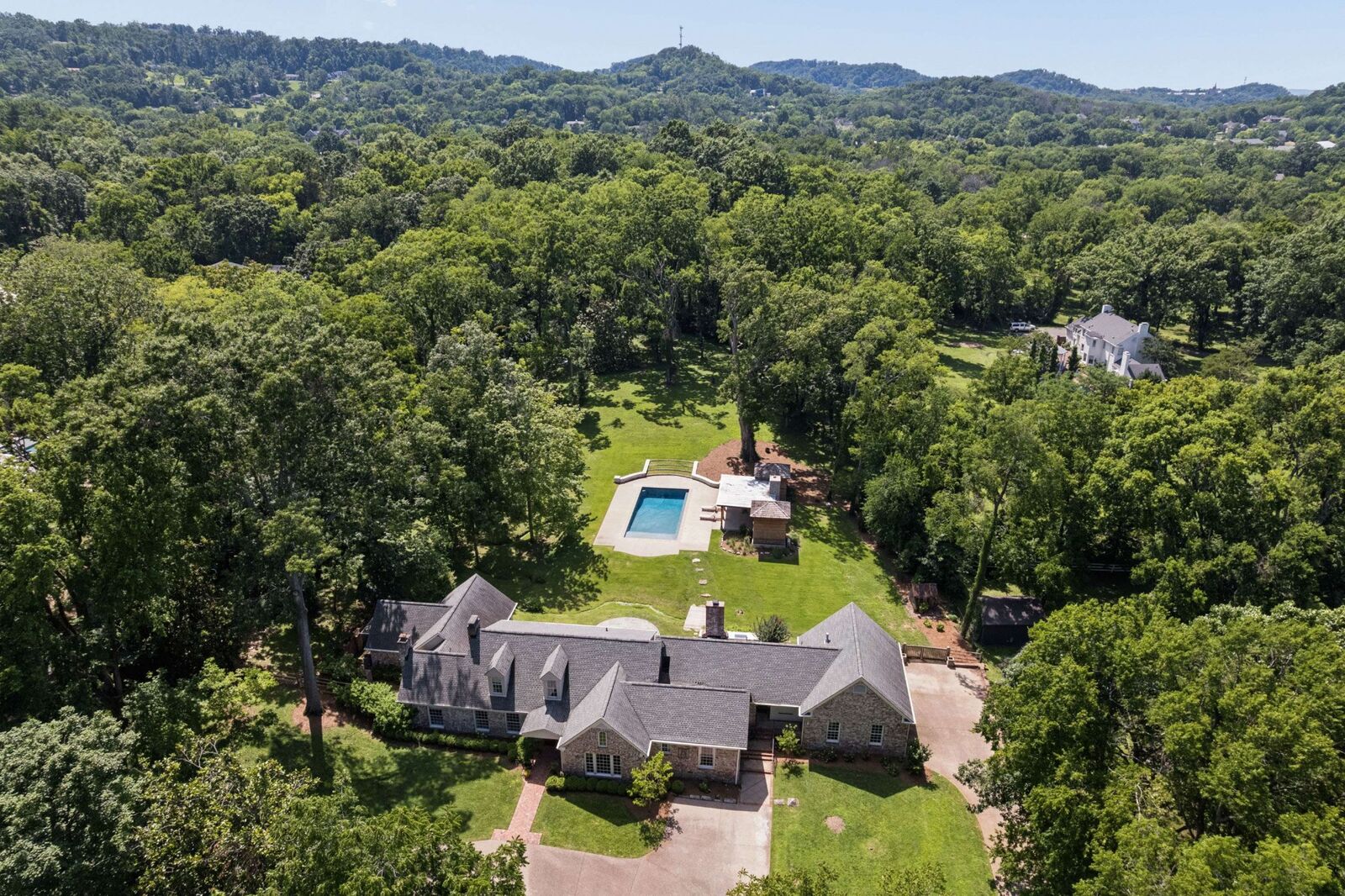 Property Photo:  4911 Sewanee Rd  TN 37220 
